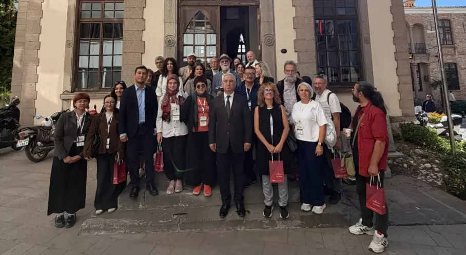 10. İzmir Uluslararası Edebiyat Festivali Sanatseverlerle Buluştu