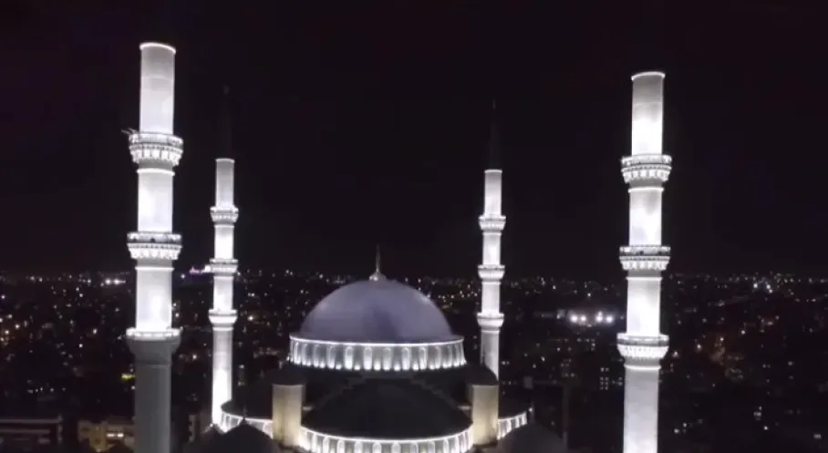 15 Temmuz'da Türkiye Tek Ses: 90 Bin Camiden Eş Zamanlı Sela!