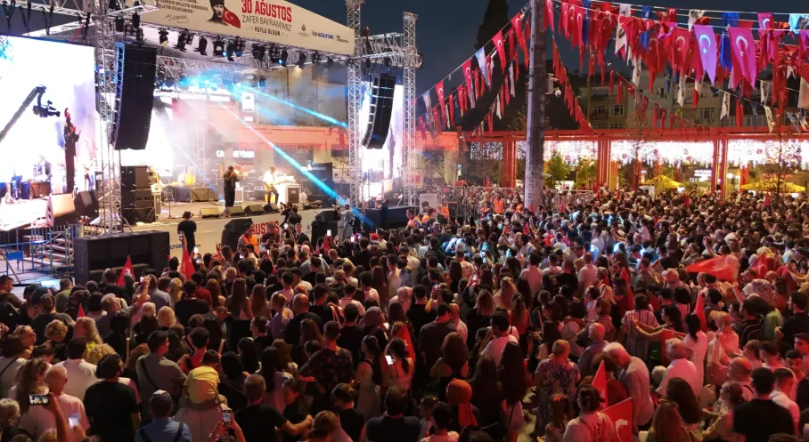 30 Ağustos Zafer Bayramı: Bakırköy'de Coşkulu Kutlama!