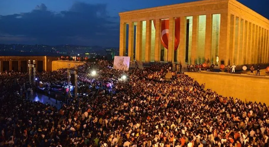 30 Ağustos Zafer Bayramı: Türkiye'de Coşkulu Kutlamalarla Anılıyor!