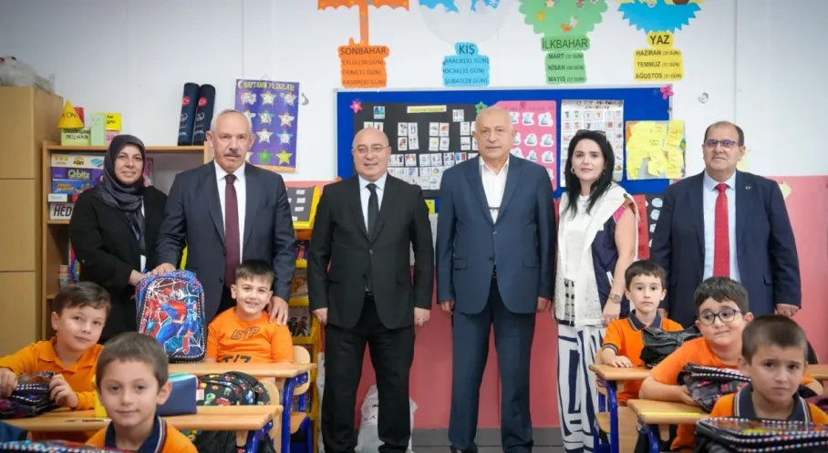 Trabzon'da 4 Bin Öğrenciye Büyükşehir'den Eğitim Desteği!