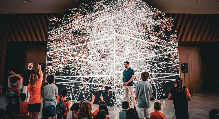 6. İstanbul Dijital Sanat Festivali Başlıyor: AKM'de Yapay Zeka ve Sanatın Sınırları Zorlanacak!