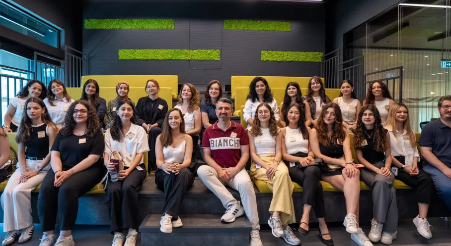 81 İlden Rekor Başvuru: Enerjisa Womentum, Geleceğin Kadın Liderlerini Türkiye Çapında Yetiştiriyor!