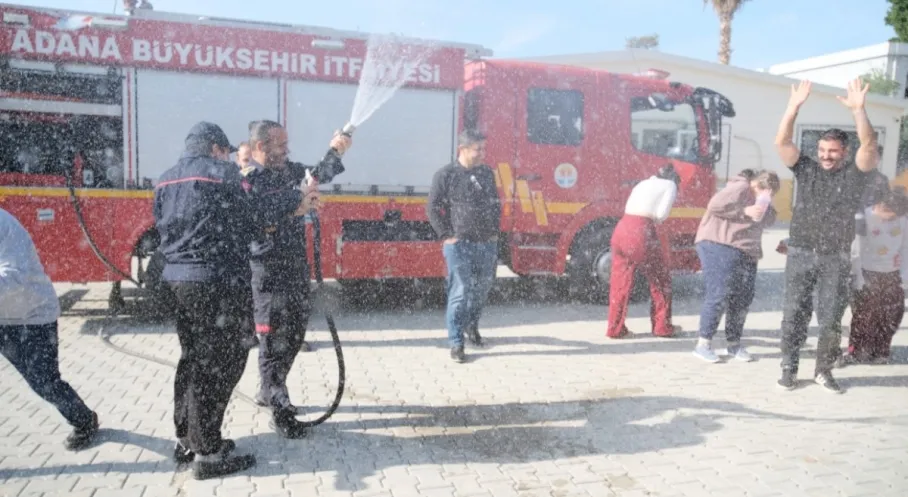 Adana İtfaiyesi'nden Duygulandıran Hareket: Özel Çocuk Ahmet'in Hayali Gerçek Oldu!