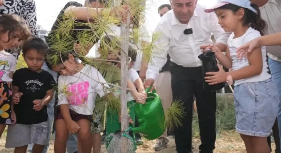 Adana'da Umut Yeşerdi: Geleceğe Nefes Fidanları Toprakla Buluştu!