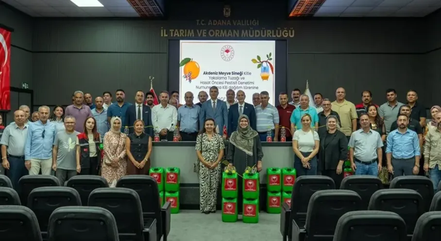 Adana'da Narenciye Üreticilerine Akdeniz Meyve Sineği Tuzağı Desteği!