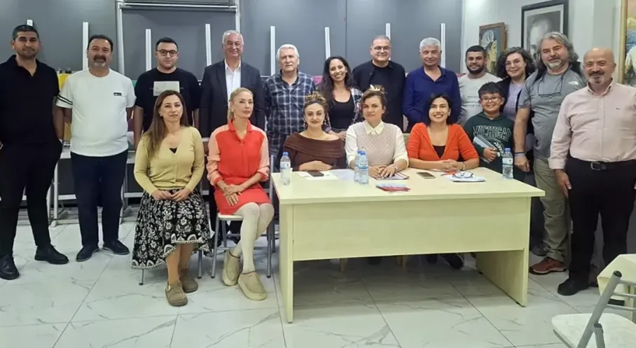 Adana'da Şiddetin Kökleri ve Çözüm Yolları Masaya Yatırıldı: Uzmanlar Ne Dedi?