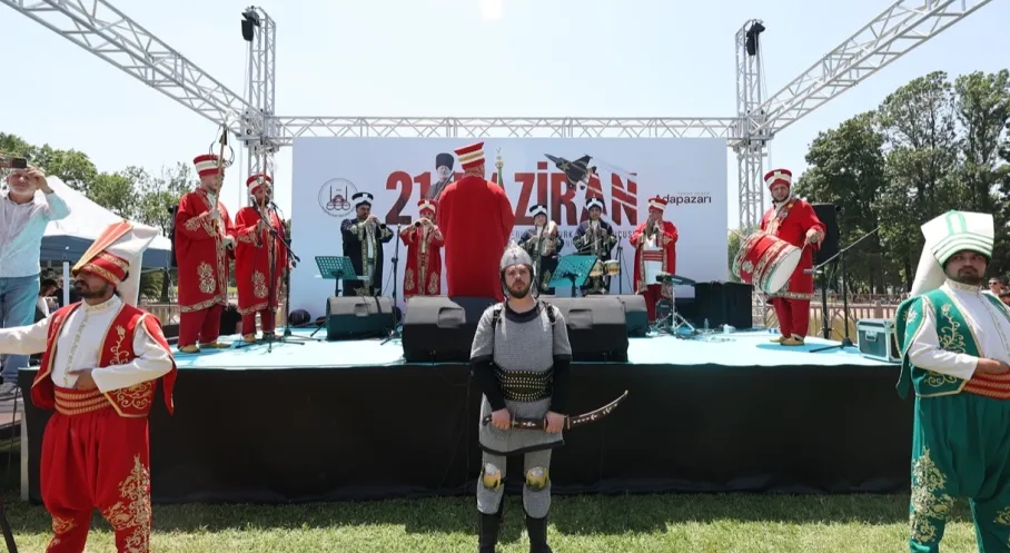 Adapazarı Kurtuluş Coşkusu: SOLOTÜRK Nefesleri Kesti!