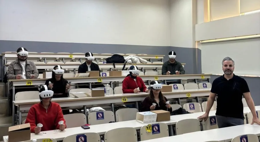 ADÜ'den Eğitimde Devrim: Öğretmen Adayları Sanal Gerçeklikle Geleceğe Hazırlanıyor!
