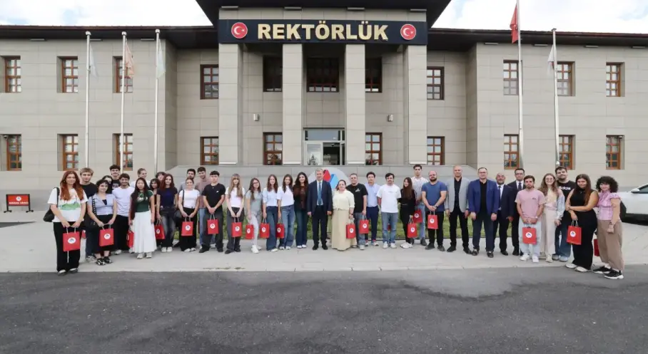 Ağrı İbrahim Çeçen Üniversitesi'nde 5 ülkeden gençler buluştu