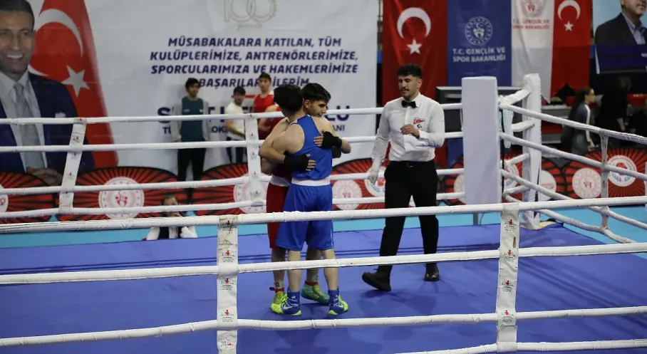 Ağrı'da Boks Şöleni! 428 Genç Boksör Türkiye Şampiyonası İçin Ringde!