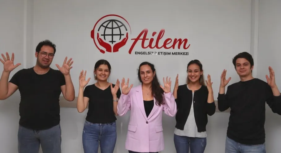 AİLEM İşitme Engellilerin Sesine Ses Oldu: 268 Bini Aşkın Çağrıya Tercüme Desteğiyle Engelsiz İletişim!