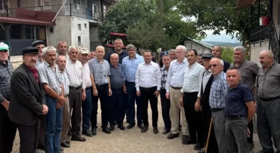 AK Parti Niksar'dan Köylere Müjde! Hizmetler Kesintisiz Sürecek