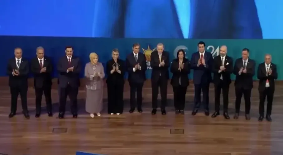 AK Parti'den Bomba Transferler! 9 Belediye Başkanı Partiye Katıldı!