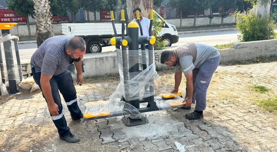 Akdeniz Belediyesi'nden Parklara Yaz Bakımı: Vatandaşlar Rahat Bir Nefes Alacak!