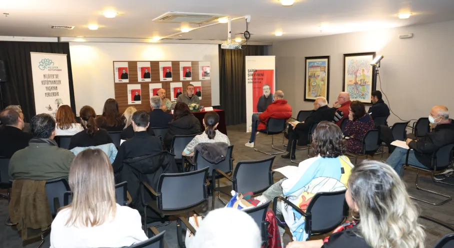 Akif Kurtuluş'tan Edebiyat Dünyasını Sallayan Çağrı: 'Kutsallarınızı Kapıda Bırakın!'