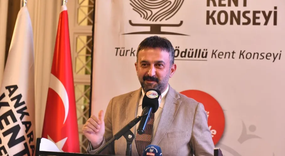 AKK Başkanı Yılmaz'dan Kritik Demokrasi Vurgusu: Kent Yönetiminde Katılım Şart!
