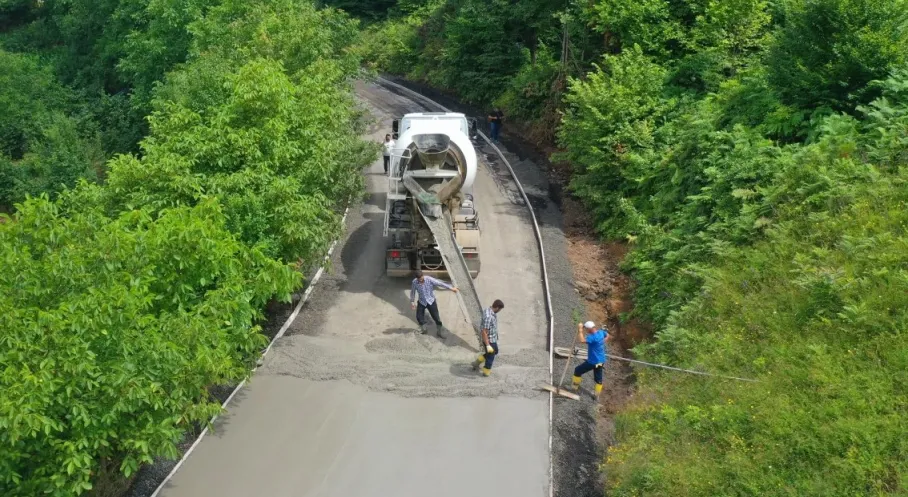 Akkuş’ta Ulaşım Atağı: Beton Yol Çalışmaları Sürüyor