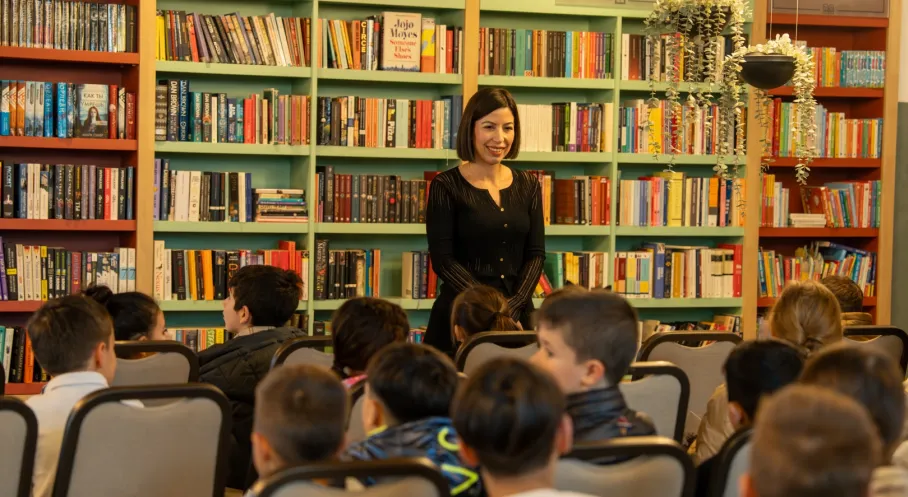 Akra Kitap Günleri'nde Edebiyat Coşkusu Zirve Yapıyor: Son Günler Kaçmaz!