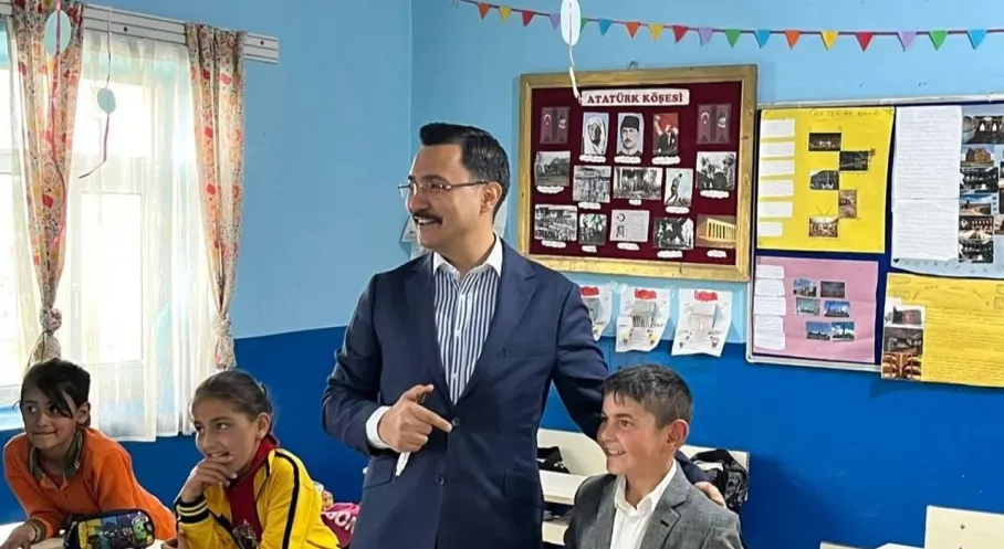 Akyaka Kaymakamı Demirtaş'tan Köy Okuluna Sürpriz Ziyaret!