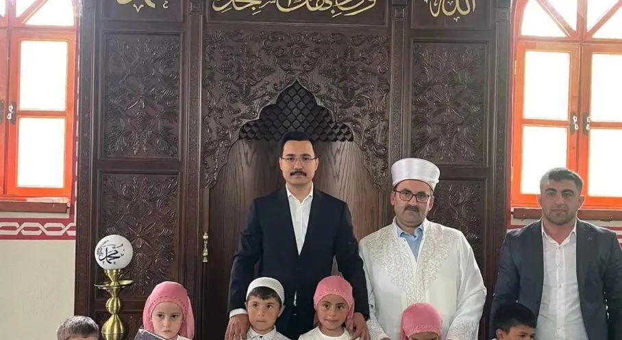 Akyaka'da Minik Kalpler Kur'an'la Buluştu: Kaymakam Demirtaş'tan Anlamlı Destek!