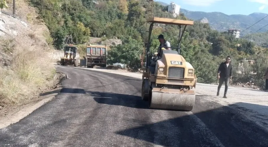 Alanya'da Kırsal Kesimde Ulaşım Seferberliği: Yollar Yenileniyor!