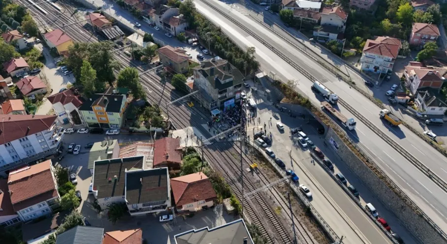 Alifuatpaşa'da 11 Yıllık Hemzemin Geçit Hasreti Sona Erdi!