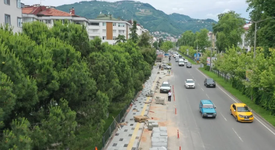 Altınordu'da Yayalar İçin Dönüşüm Başladı: Modern ve Geniş Kaldırımlar Geliyor!