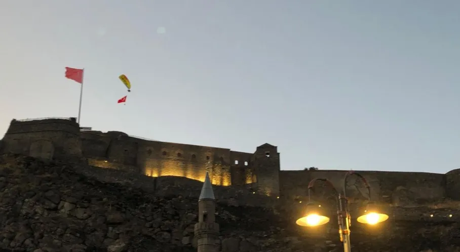 Ani'nin Fethi'nin 961. Yılında Gökyüzünde Muhteşem Paramotor Şöleni!