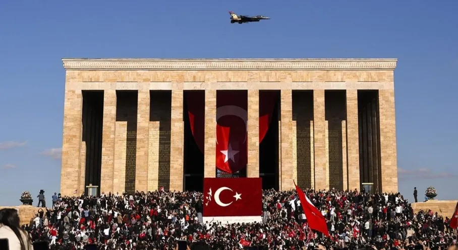 Anıtkabir'de Rekor Ziyaretçi Akını: 10 Kasım'da 1 Milyon 219 Bin Kişi Ata'yı Ziyaret Etti!