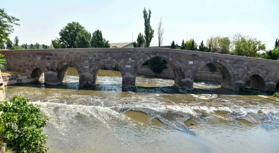 Ankara Çayı Taştı! 24 Köprü Taşkın Riski Yaratıyor: İşte Detaylar!