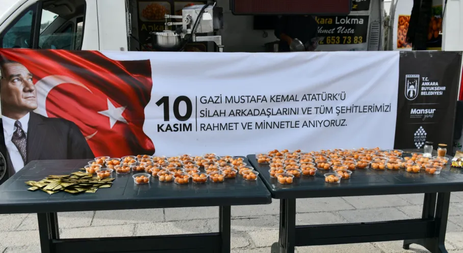 Ankara'da 10 Kasım Coşkusu: Çocuklardan Lokma İkramına Ata'ya Saygı Seli!