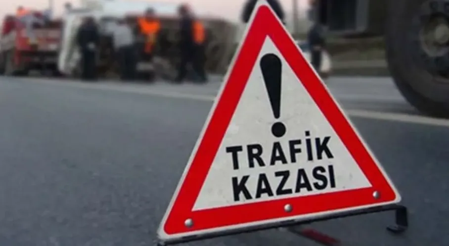 Ankara'da Dehşet Veren Kaza: Otomobil Takla Attı, Motosiklet Savruldu! 4 Yaralı