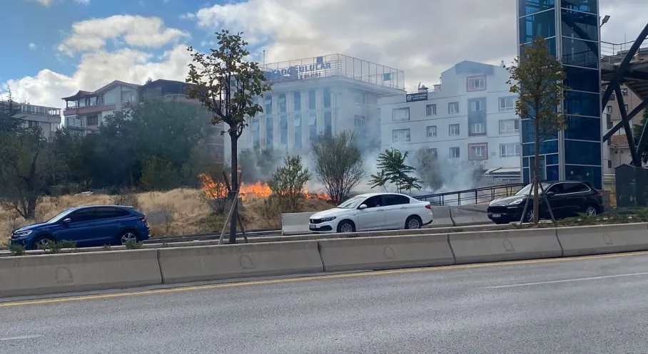 Ankara'da Korkutan Yangın! Boş Arazide Alevler Yükseldi