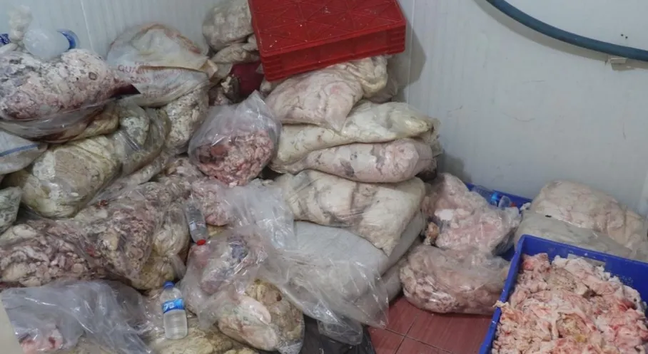 Ankara'da Şok Baskın: 3 İş Yerinden 17 Ton Bozuk Et Çıktı!