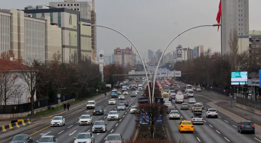 Ankara'da Trafik Alarmı! Hangi Yollar Kapalı, Alternatif Rotalar Neler?