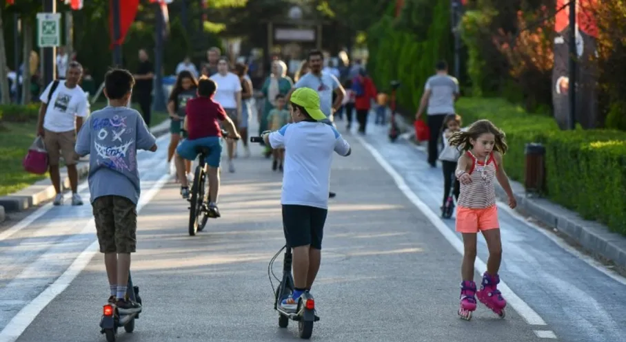 Ankara'da Yaz Coşkusu: Parklar Başkentlilerin Yeni Buluşma Noktası!