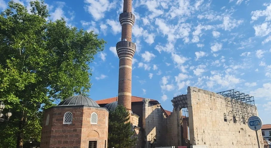 Ankara'nın Kalbinde Tarih ve Maneviyat: Hacı Bayram Veli Camii!