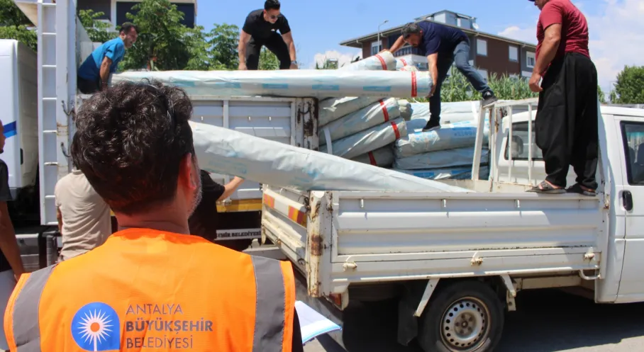 Fırtına Vurdu, Büyükşehir Kurtardı! Gazipaşa'da Üreticilere Dev Sera Naylonu Desteği