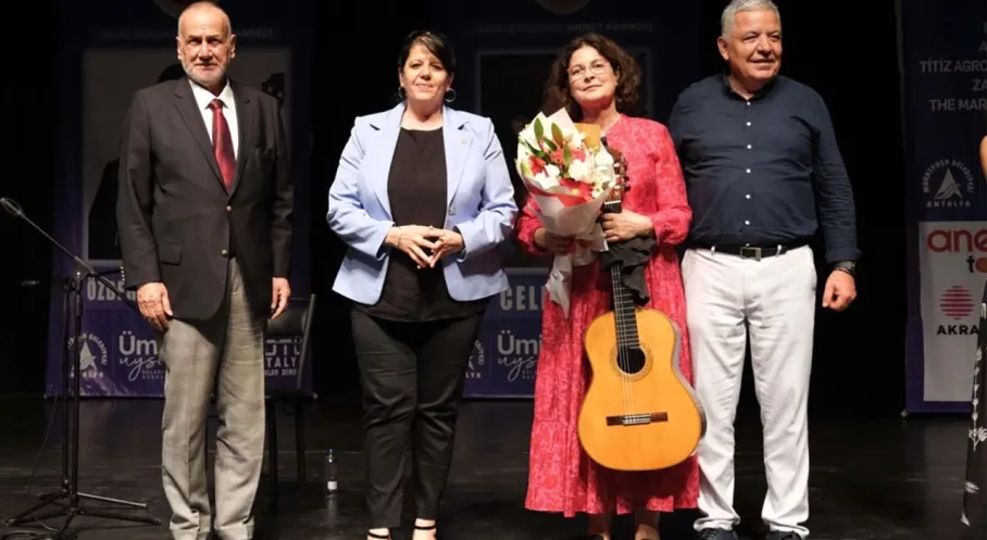 Antalya Gitar Festivali Coşkusu Sona Erdi: Muratpaşa'da Müzik Ziyafeti!