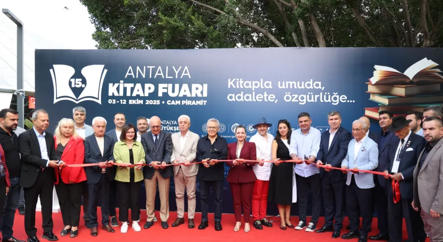 Antalya Kitap Fuarı 15. Kez Kapılarını Açtı: Kitapseverler Akın Etti!