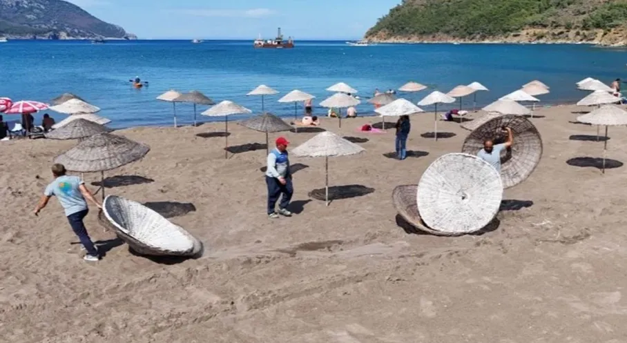 Antalya Kumluca'da Yaz Sezonu Hazırlıkları Tam Gaz! Turizm Bölgeleri Yenileniyor