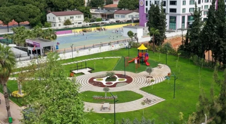 Antalya Muratpaşa Belediyesi Sedir Mahallesi'ne Yeni Dünya Çocuk Hakları Parkı Açtı