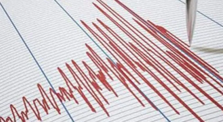 Antalya'da 4,1 Büyüklüğündeki Deprem Son Dakika Haberi