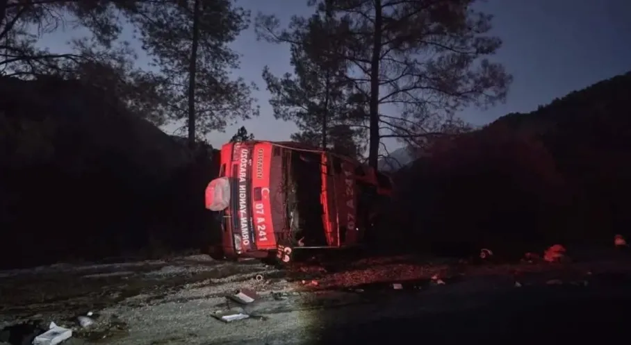 Antalya'da Arazöz Devrildi! Orman İşletme Personeli Yaralı!