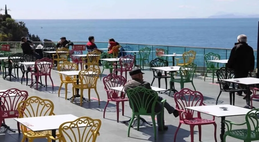 Antalya'da Bayram Coşkusu: Sosyal Tesisler Tatil Boyunca Açık!