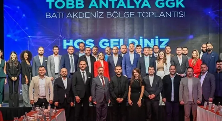 Antalya'da Genç Girişimci Zirvesi: Uğur Büyükçulcu'nun Liderliğiyle İş Dünyası Buluştu!