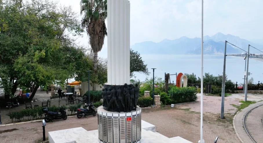 Antalya'da Şehitler Anıtı Yenilendi: 315 Kahramanın İsmi Ölümsüzleşti!