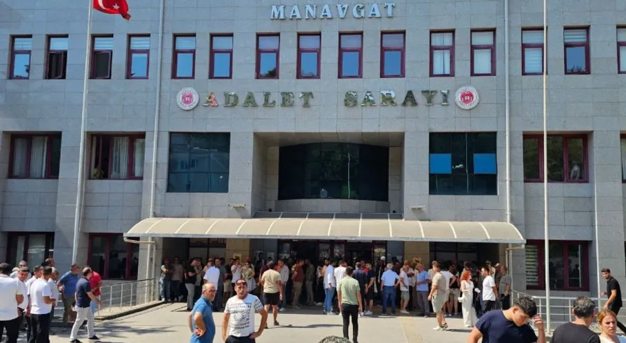 Antalya'da Şok Rüşvet İddiaları: Direnen İşletmelere Ceza Yağdı!