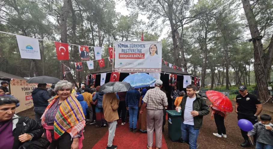 Antalya'da Tarhana Aşkı Yağmura Rağmen Dinmedi! Festivalde İzdiham!